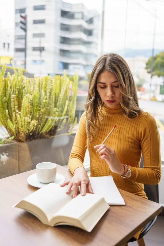 work and lifestyle of young latin woman