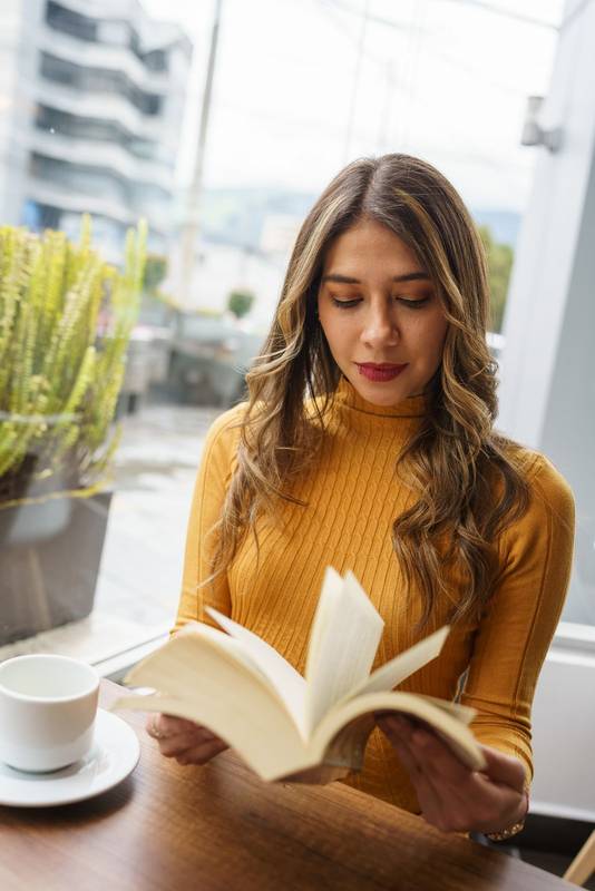 modern lifestyle in the city with an attractive young latin woman